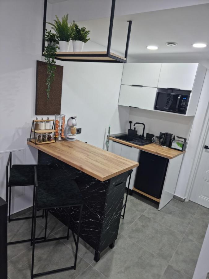 Casa Chiper - Apartament Etaj 1 Braşov Buitenkant foto