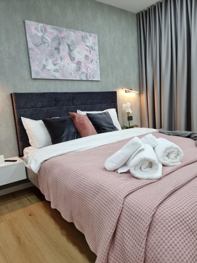 Casa Chiper - Apartament Etaj 1 Braşov Buitenkant foto