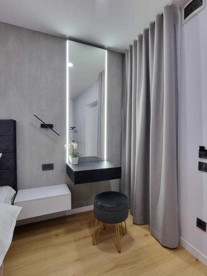 Casa Chiper - Apartament Etaj 1 Braşov Buitenkant foto