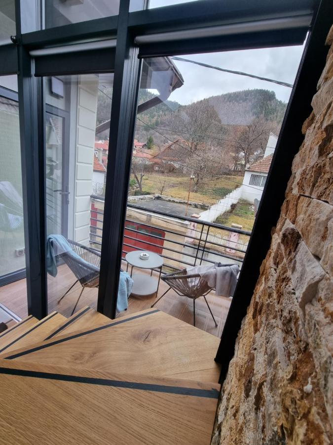 Casa Chiper - Apartament Etaj 1 Braşov Buitenkant foto