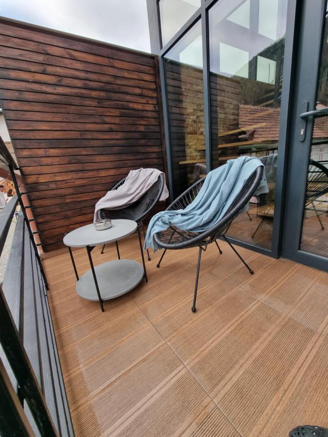 Casa Chiper - Apartament Etaj 1 Braşov Buitenkant foto